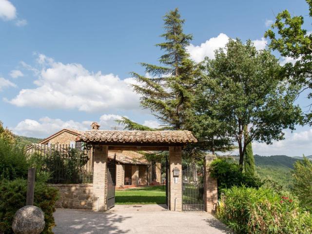 En San Presto, una espléndida ciudad en la cima de una colin. 0m² Assisi Santuario