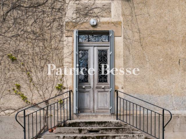 En Seine et Marne, dans un parc paysagé et boisé avec deux m. 390m² Rozay En Brie