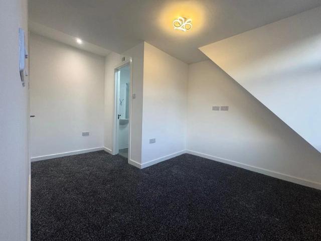 En Suite Two Rooms Together Shared Kitchen