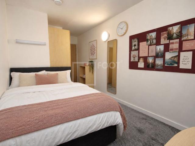 En Suite Room To Rent Bradford BD7, Studio to rent, £425 pcm | PrimeLocation