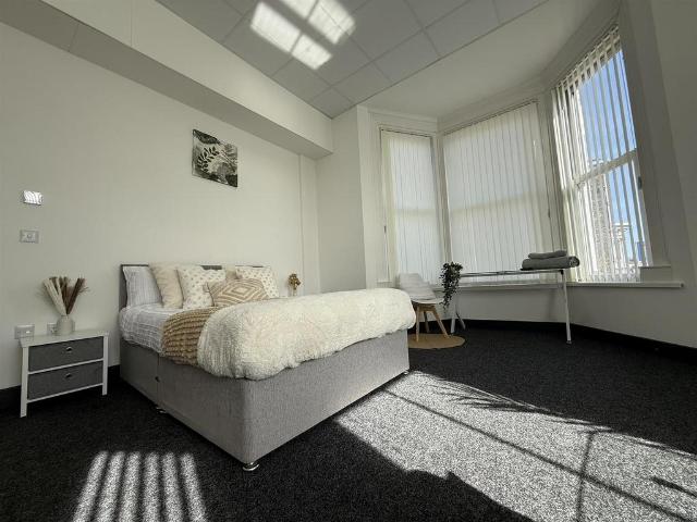 En Suite Rooms, 232 Spring Bank, Hull 1 bed in a house share to rent £646 pcm £149 pw