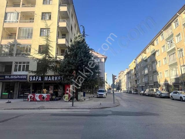 Enn Tepe Yanında Bakımlı 2+1 Daire