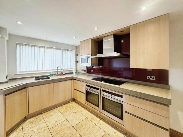 Ennerdale Drive, Greater Manchester BL9 6 bed detached house to rent £2,500 pcm £577 pw