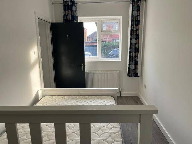 Ennerdale Drive, Kingsbury, London NW9, 2 bed shared accommodation to rent, £925 pcm | PrimeLocation