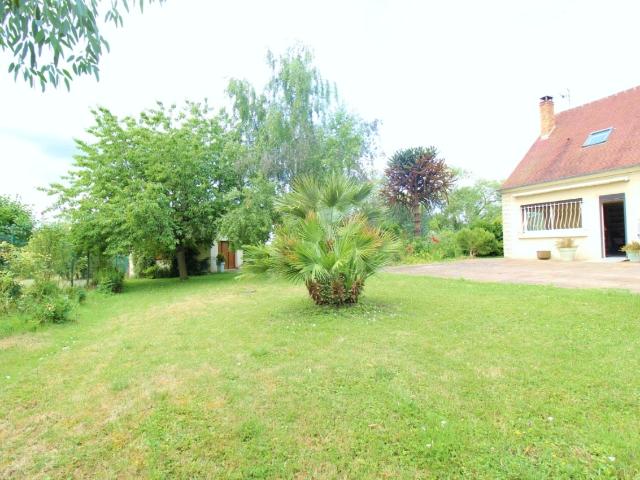 ENNERY Maison individuelle 123 m2 hab. 6 pce 4 chbres s/sol terrain 950 m2 Dépendance