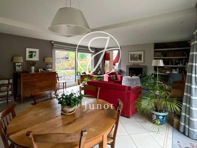 Ennetières en Weppes CENTRE Maison à vendre 8 pièces 206