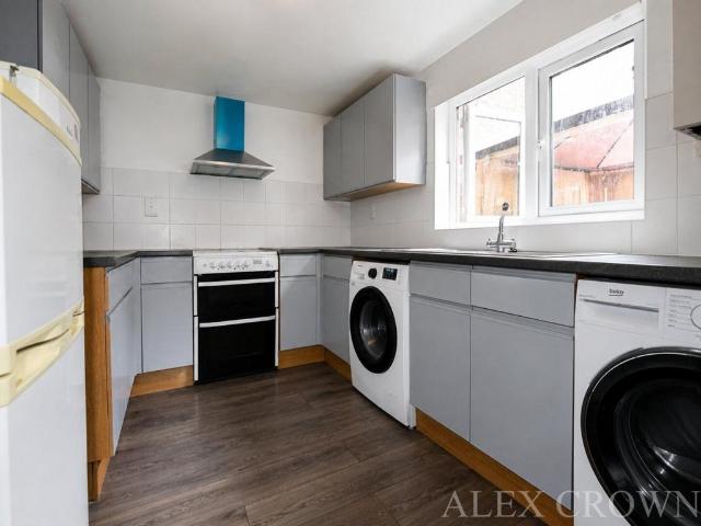 Ennis Road, Finsbury Park 6 bed house to rent £5,800 pcm £1,338 pw