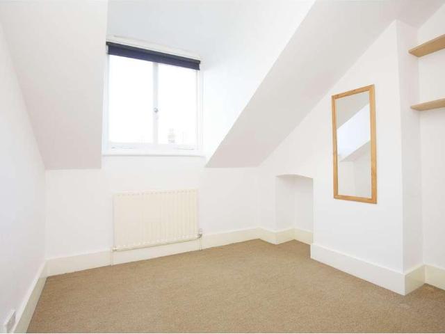 Ennismore Avenue, London, W4 1SE, United Kingdom | 2 bed apartment for rent #140799883 | Rentberry