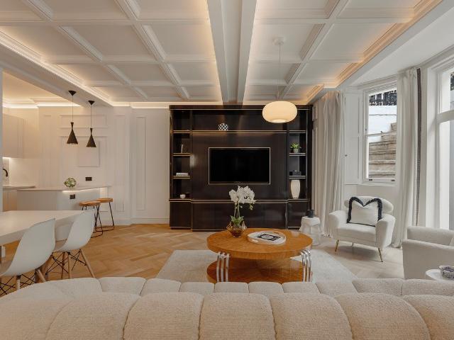 Ennismore Gardens, Knightsbridge, London SW7, 2 bed flat to rent, £11,500 pcm | PrimeLocation