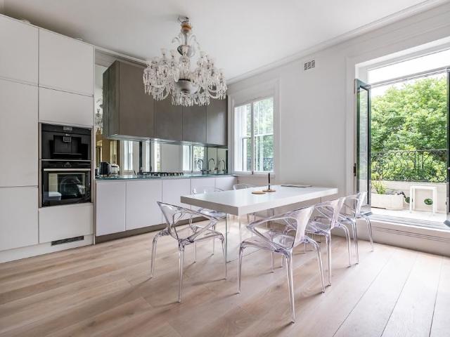 Ennismore Gardens Knightsbridge SW7 1 bed flat to rent £4,983 pcm £1,150 pw