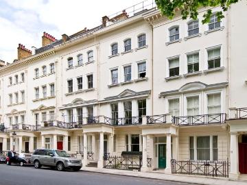 Ennismore Gardens, Knightsbridge, SW7 Studio to rent £2,492 pcm £575 pw