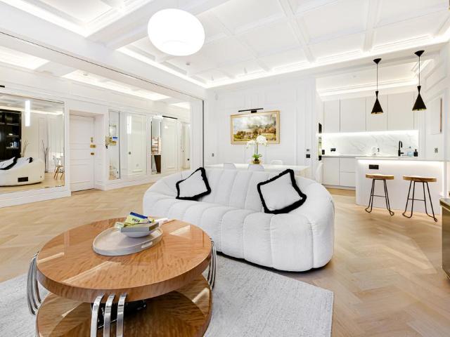Ennismore Gardens, London, SW7 2 bed terraced house to rent £11,500 pcm £2,654 pw