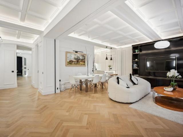 Ennismore Gardens, London, SW7 2 bed apartment to rent £13,000 pcm £3,000 pw