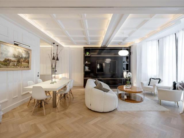 Ennismore Gardens, London, SW7 2 bed apartment to rent £13,000 pcm £3,000 pw