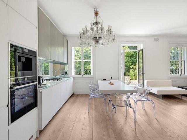 Ennismore Gardens, London, SW7 2 bed apartment to rent £5,499 pcm £1,269 pw