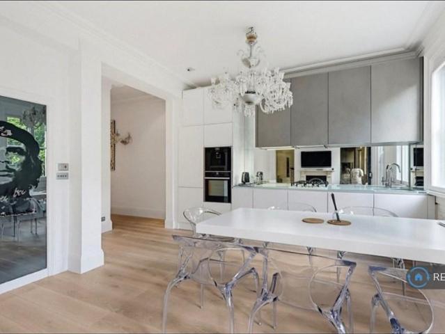 Ennismore Gardens, London, SW7 2 bed flat to rent £5,500 pcm £1,269 pw