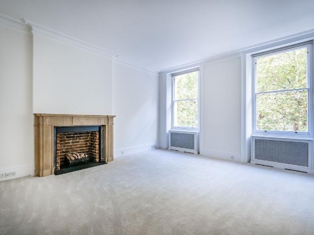 Ennismore Gardens, London SW7, 2 bed flat to rent, £6,933 pcm | PrimeLocation