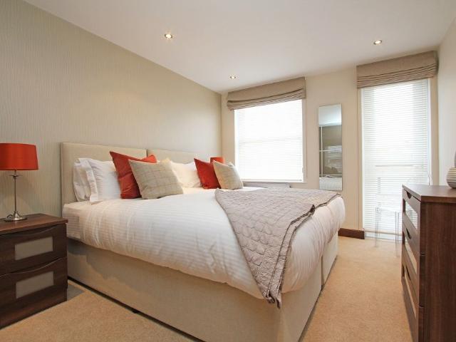 Ennismore Gardens, London SW7, 2 bed flat to rent, £8,450 pcm | PrimeLocation
