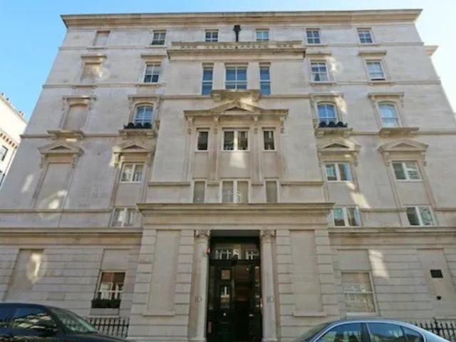 Ennismore Gardens, London SW7, 3 bed flat to rent, £12,783 pcm | PrimeLocation