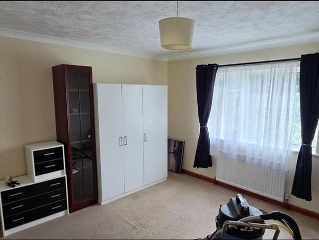Enniskillen Road, Cambridge, CB4 1 bed in a flat share to rent £1,066 pcm £246 pw
