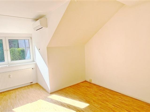 Enns – 2 Zimmer Dachgeschosswohnung mit Klimaanlage und KFZ Stellplatz