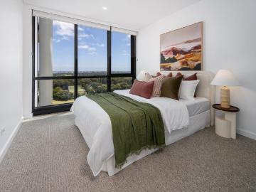 ENORMOUS 3 BED RESIDENCES WITH SPECTACULAR CBD, GOLF COURSE & BOTANY BAY VIEWS