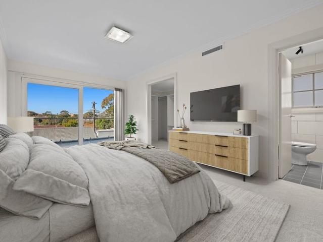 ENORMOUS TRI LEVEL HOME WITH CITY VIEWS
