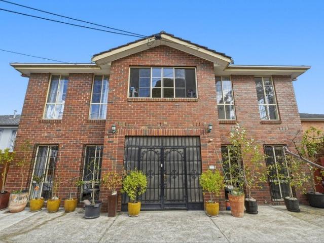 Enormous design with prime school zoning