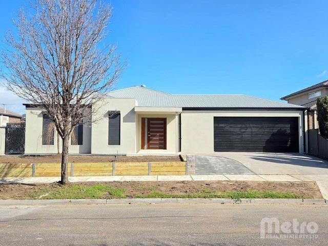 ENORMOUS FAMILY HOME RECENTLY RENOVATED