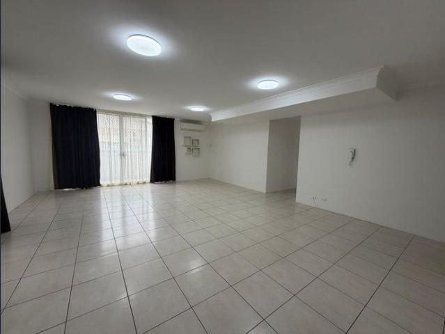 Enormous first floor apartment to be seen