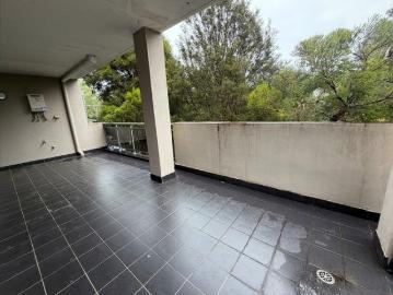 Enormous first floor apartment to be seen