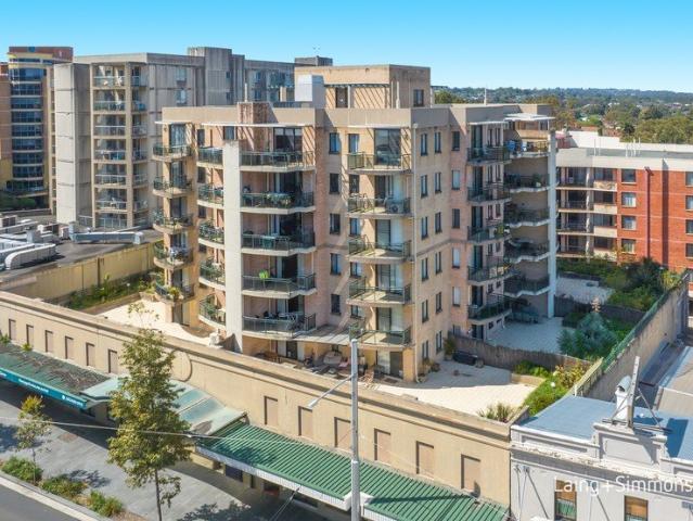 Enormous North East Facing Apartment