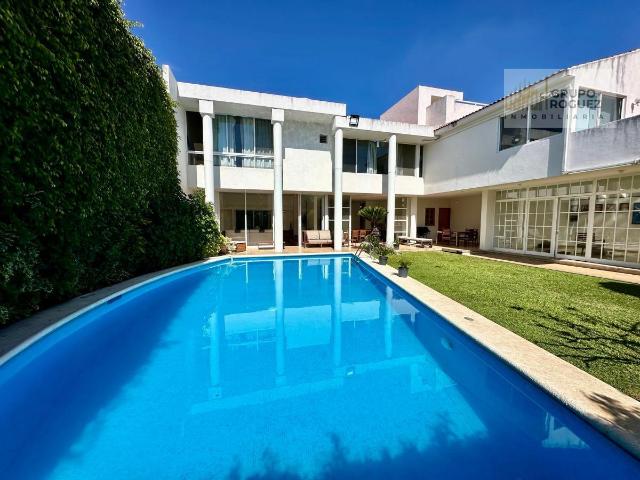 Enorme Propiedad frente al Lago de Exclusivo Kloster Sumiya Jiutepec. 4 Habitaciones