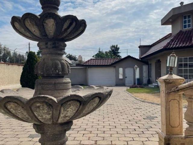Enorme residencia en Loma Verde con Alberca