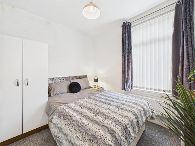 Ena Street, Hull, HU3 1 bed in a house share to rent £434 pcm £100 pw