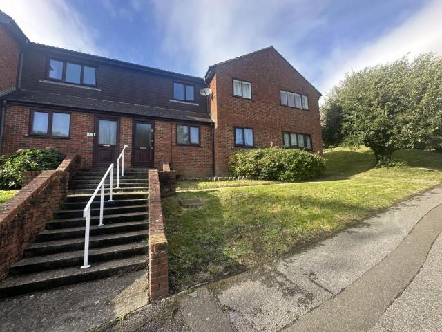 Enbrook Road, Sandgate, CT20 2 bed flat to rent £1,050 pcm £242 pw