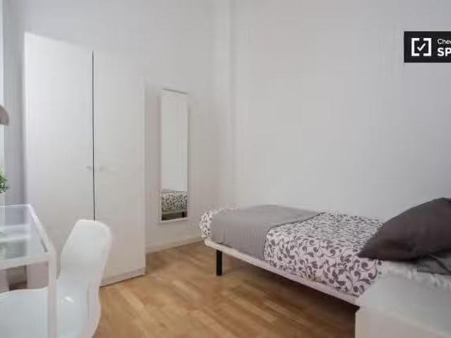 Encantador Acogedora habitación en un apartamento de 5 dormito.