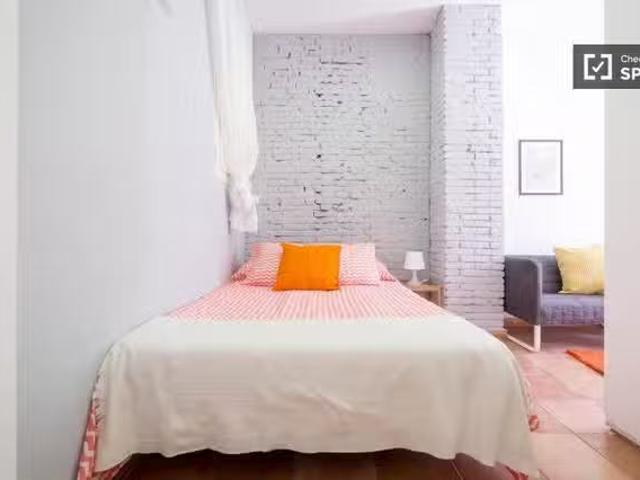 ¡Recién llegado! Alojamiento en piso compartido en Eixample, V.