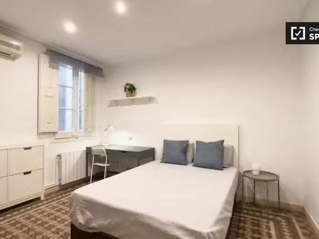 Encantador Alquiler de habitaciones en apartamento de 7 dormit.