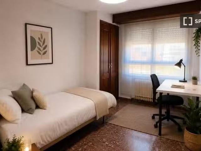 Encantador Apartamento compartido de 4 habitaciones en Plaza M.