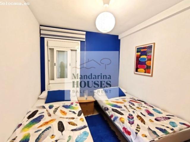 Encantador Apartamento con Vista al Mar y Piscina Comunitaria en Cala Canyelles