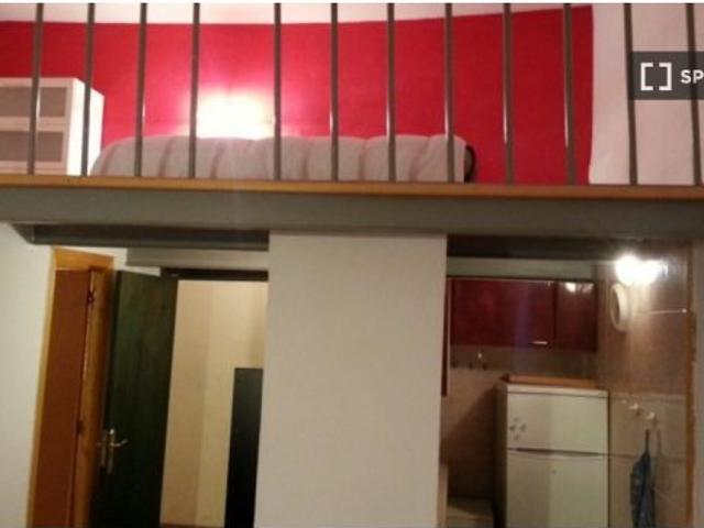 Encantador apartamento de 1 dormitorio con altillo en Malasaña, Madrid