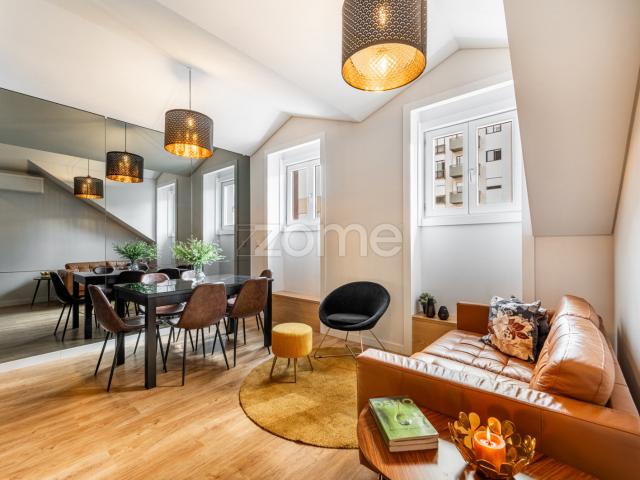 Encantador Apartamento de 2 Quartos no Centro de Braga | Último Andar & Elevador