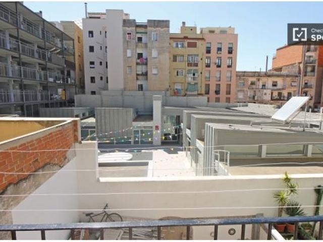 Encantador apartamento de 80 m2, 2 dormitorios con balcón en alquiler junto al mar en la Barceloneta