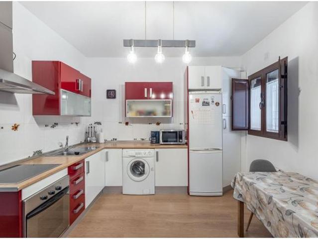 ? ¡Encantador Apartamento en Planta Baja en el Corazón del Realejo, Granada!