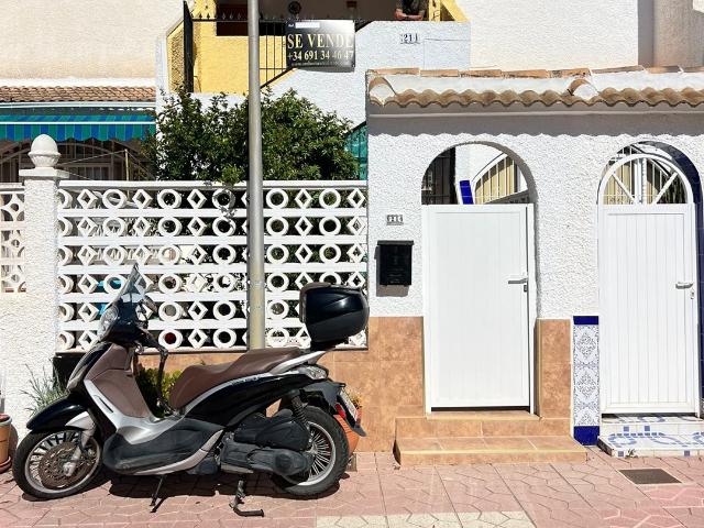 Encantador bungalow dúplex a pocos pasos del mar en Mil Palm. 90m² Mil Palmeras