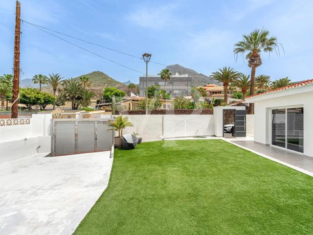 Encantador bungalow renovado en Costa Adeje
