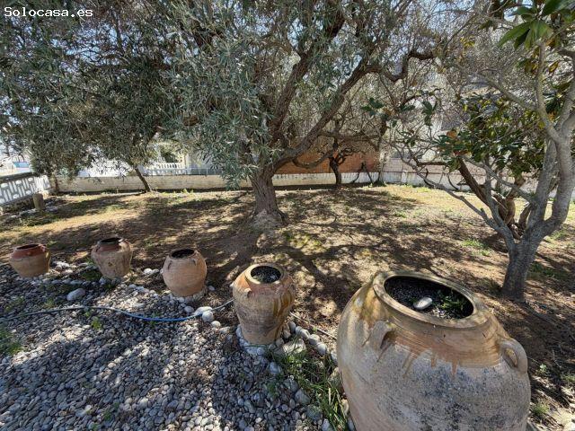 Encantador Chalet en Alcanar Platja con Piscina Privada y Garaje