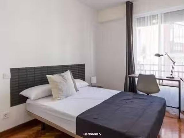 Bonito Habitación en 12, Centro, 28013 Madrid, Spain