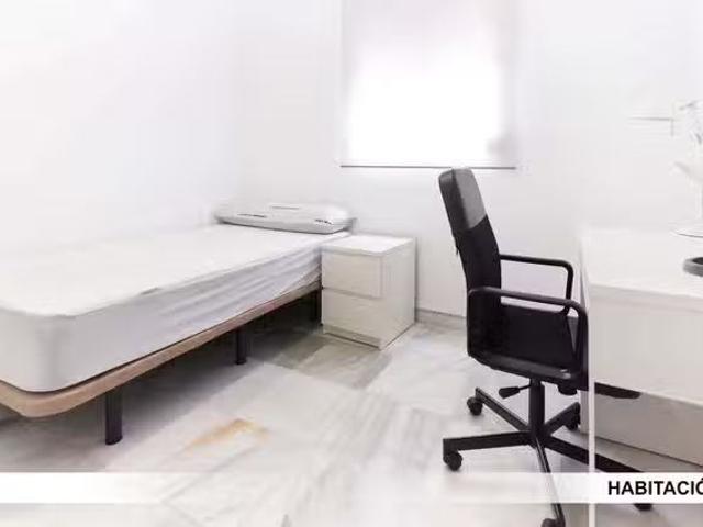 ¡Recién llegado! Habitación en Calle Carlos Brujes